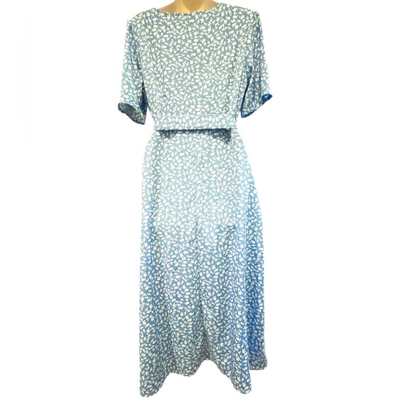 New Light Blue Summer Dress with White Flowers Puffy Sleeves Button Down Size M - Picture 6 of 9